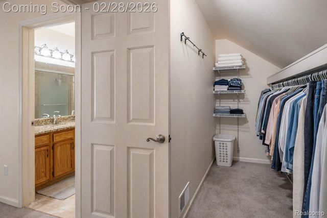 5568 Seabreeze Lane, Sterling Heights, MI 48310