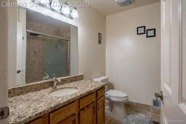 5568 Seabreeze Lane, Sterling Heights, MI 48310