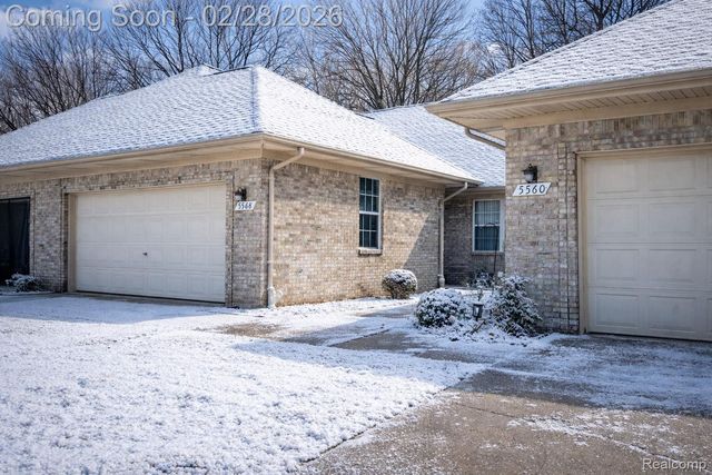 5568 Seabreeze Lane, Sterling Heights, MI 48310