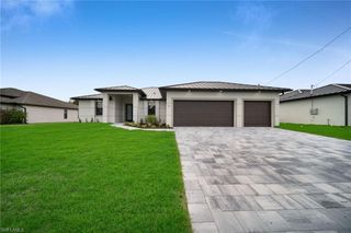 38 NE 8th PL, Cape Coral, FL 33909