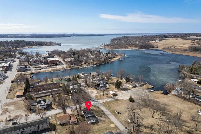 574 Gold Street, Green Lake, WI 54941
