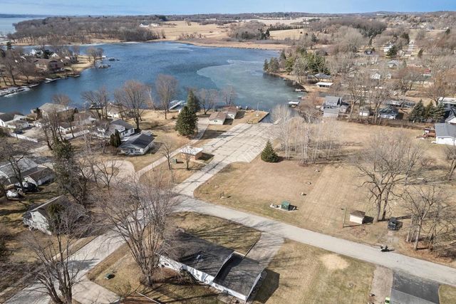 574 Gold Street, Green Lake, WI 54941