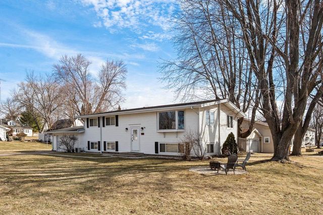 574 Gold Street, Green Lake, WI 54941