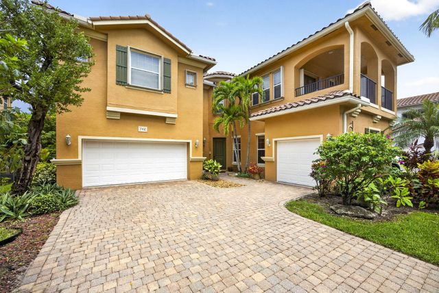 742 Cresta Circle, West Palm Beach, FL 33413
