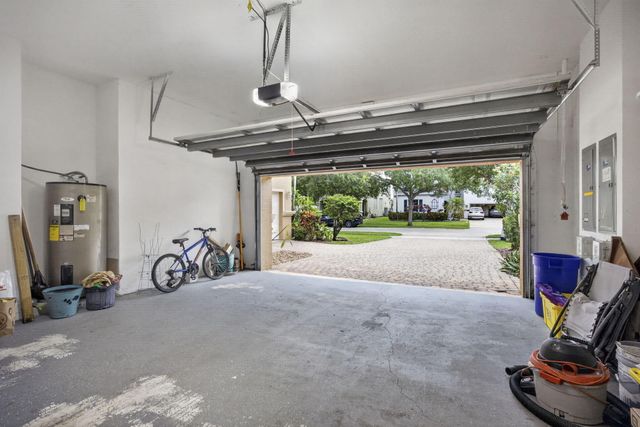 742 Cresta Circle, West Palm Beach, FL 33413