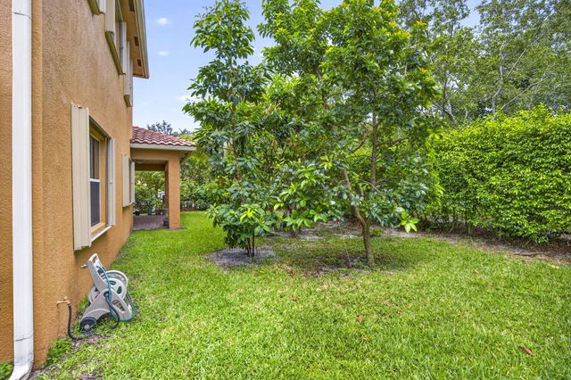 742 Cresta Circle, West Palm Beach, FL 33413