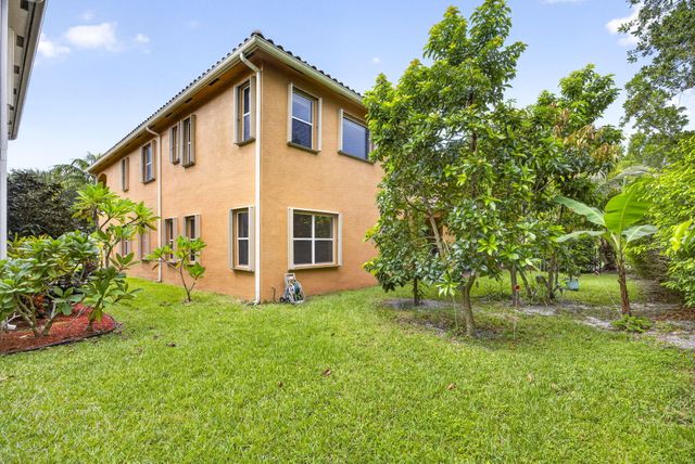 742 Cresta Circle, West Palm Beach, FL 33413