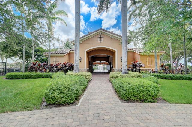 742 Cresta Circle, West Palm Beach, FL 33413