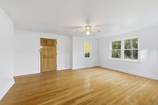 21 Stonington Road, Norwich, CT 06360