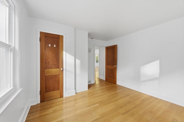 21 Stonington Road, Norwich, CT 06360