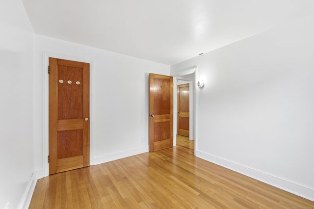 21 Stonington Road, Norwich, CT 06360