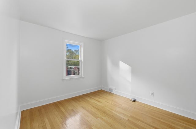 21 Stonington Road, Norwich, CT 06360