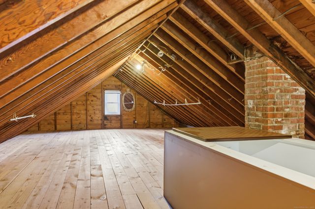 21 Stonington Road, Norwich, CT 06360