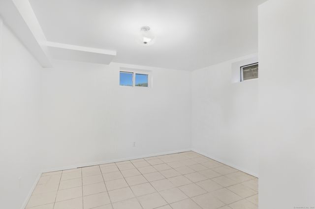 21 Stonington Road, Norwich, CT 06360