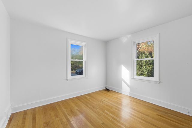 21 Stonington Road, Norwich, CT 06360