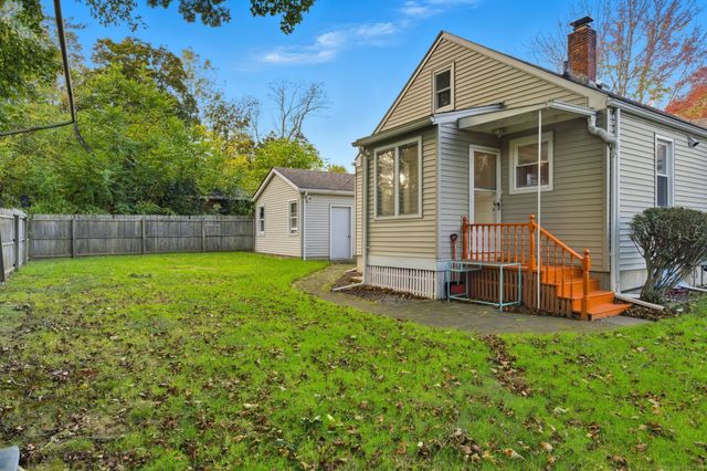 21 Stonington Road, Norwich, CT 06360