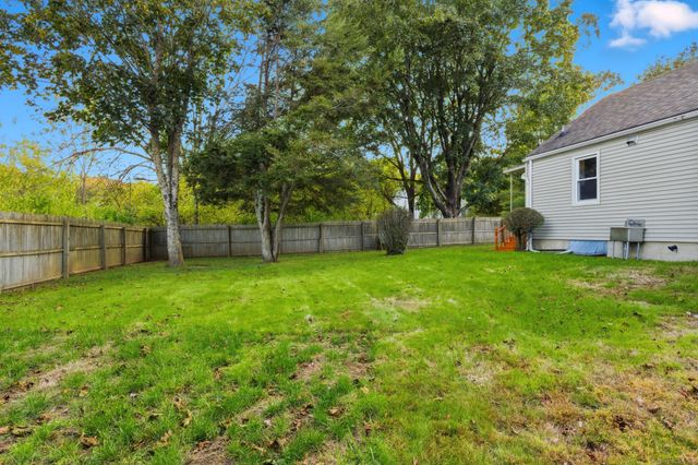 21 Stonington Road, Norwich, CT 06360