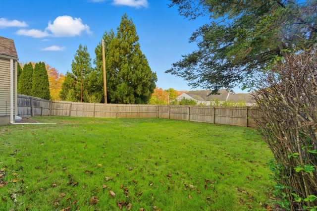 21 Stonington Road, Norwich, CT 06360