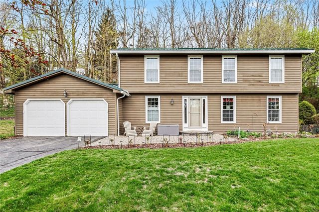 25 Chipping Ridge, Perinton, NY 14450