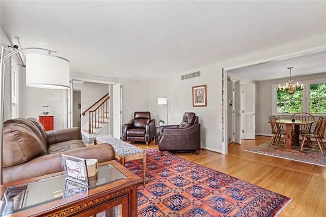 25 Chipping Ridge, Perinton, NY 14450