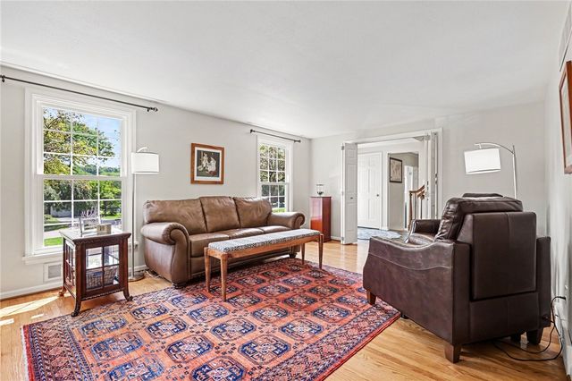 25 Chipping Ridge, Perinton, NY 14450