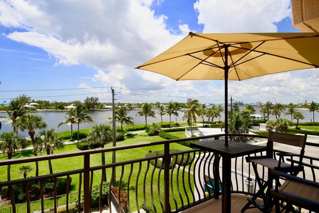 314 Inlet Way 303, Palm Beach Shores, FL 33404