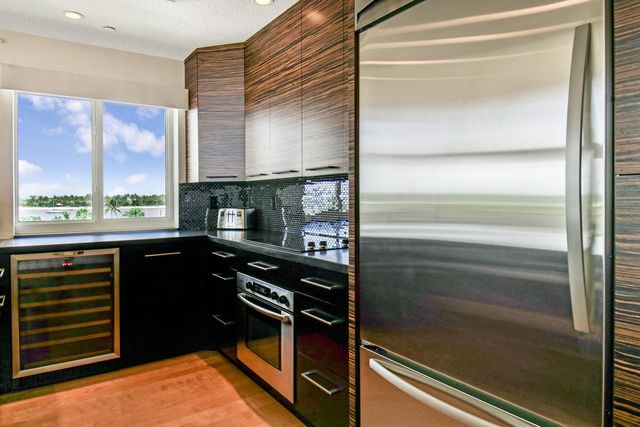 314 Inlet Way 303, Palm Beach Shores, FL 33404