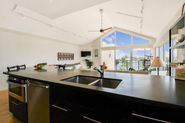 314 Inlet Way 303, Palm Beach Shores, FL 33404