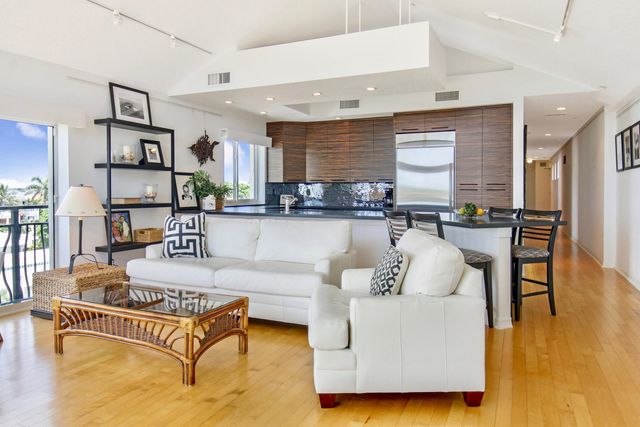 314 Inlet Way 303, Palm Beach Shores, FL 33404