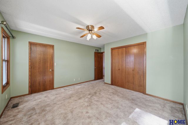 3709 Briarwood Avenue, Lincoln, NE 68516