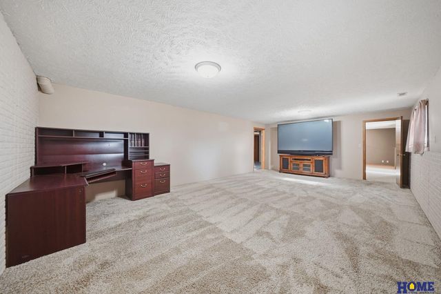 3709 Briarwood Avenue, Lincoln, NE 68516