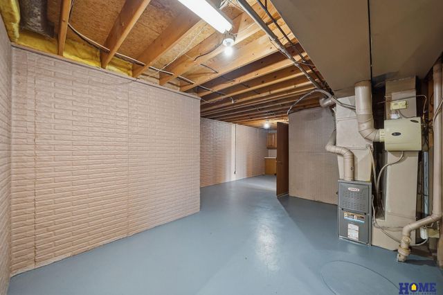 3709 Briarwood Avenue, Lincoln, NE 68516