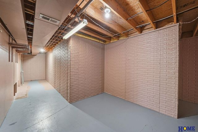 3709 Briarwood Avenue, Lincoln, NE 68516