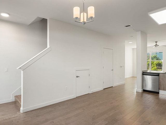 7805 Cooper LN 208, Austin, TX 78745