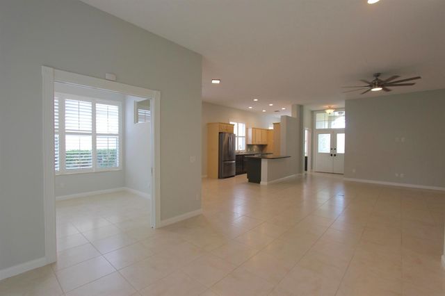 117 Hampton Circle, Jupiter, FL 33458