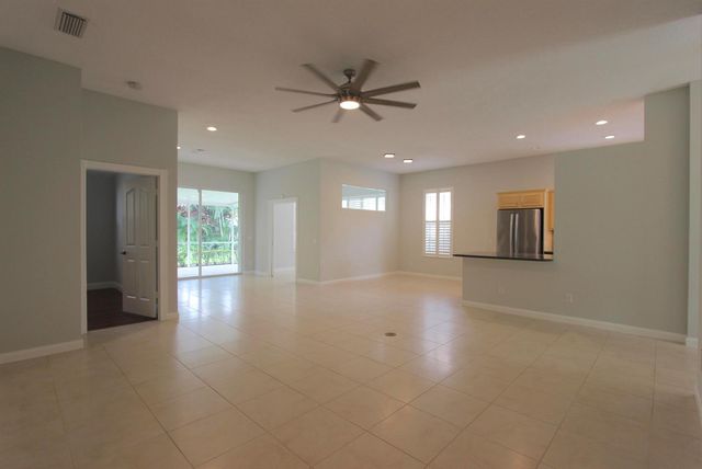 117 Hampton Circle, Jupiter, FL 33458