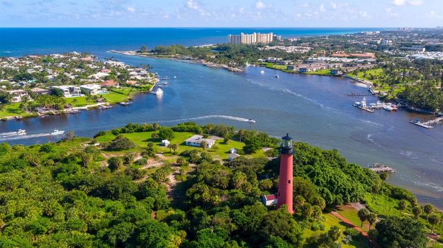 117 Hampton Circle, Jupiter, FL 33458