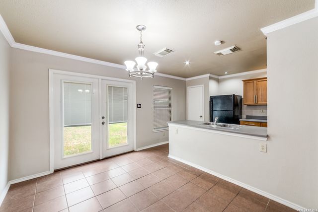 10607 Cavelier, San Antonio, TX 78254