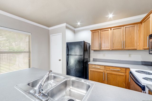 10607 Cavelier, San Antonio, TX 78254