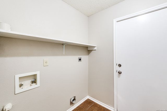 10607 Cavelier, San Antonio, TX 78254