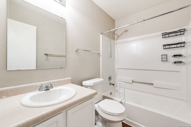 10607 Cavelier, San Antonio, TX 78254