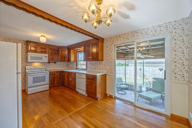 3 Miller Ave, South Hadley, MA 01075