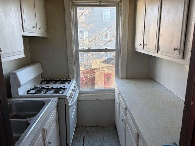 644-648 King Philip St, Fall River, MA 02724