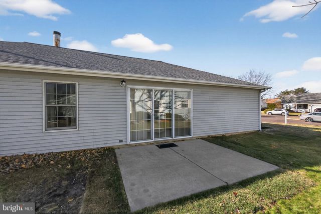 8 RAVEN CT, Mount Laurel, NJ 08054