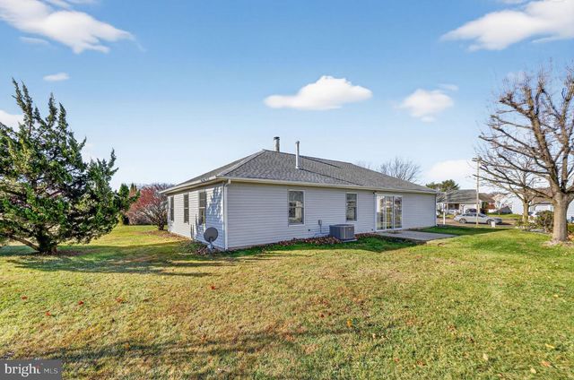 8 RAVEN CT, Mount Laurel, NJ 08054