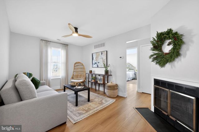 8 RAVEN CT, Mount Laurel, NJ 08054