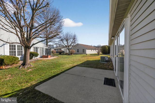 8 RAVEN CT, Mount Laurel, NJ 08054