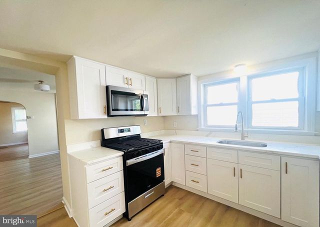 617 3RD ST, Beverly, NJ 08010
