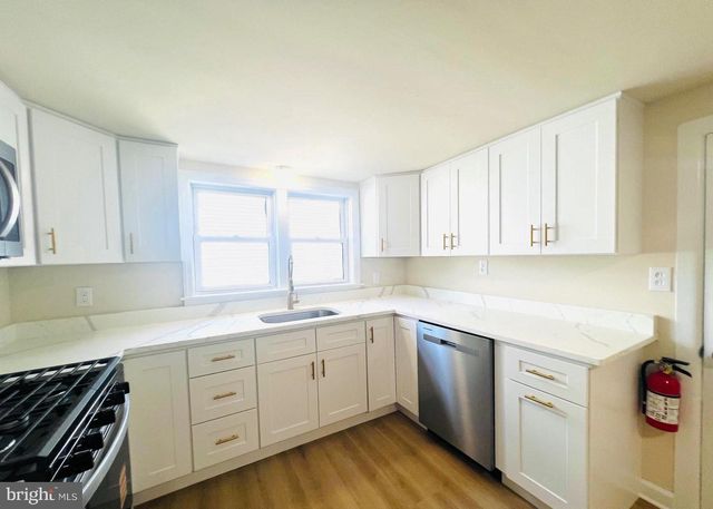 617 3RD ST, Beverly, NJ 08010
