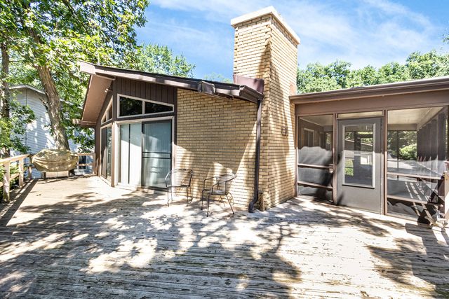 407 Holiday Drive, Lake Holiday, IL 60552